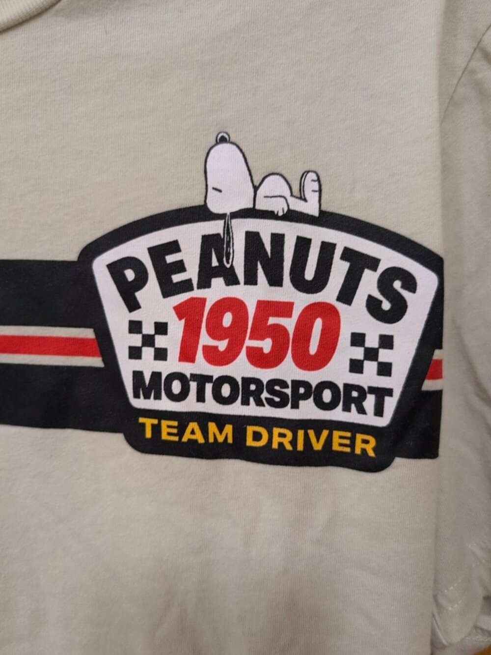 Peanuts Hybrid Shirt Mens S White Short Sleeve Tee Graphic Peanuts Snoopy Racing - Picture 3 of 7